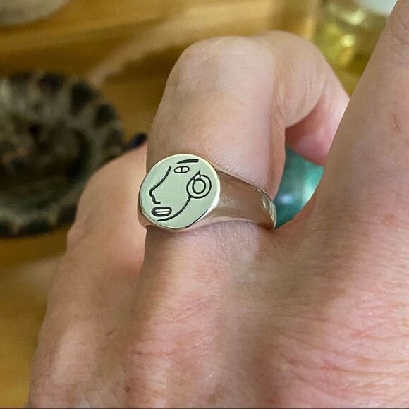 Sterling Silver Portrait Icon Minimalist Band Ring Adjustable - Picture 4 of 6